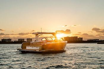 7 New Sports Cruisers: Aviara, Boston Whaler, Galeon, Hanover, Nimbus, Riviera & Solaris