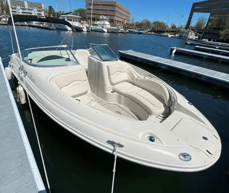 Sea Ray 220 Sundeck