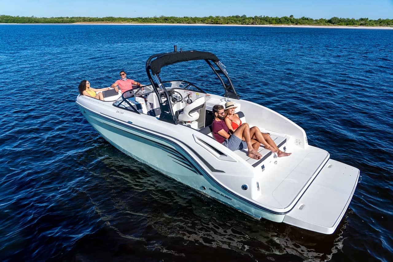 Deck boat: Bayliner DX2250. Bayliner photo