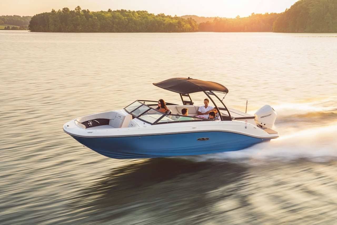 Bowrider: Sea Ray SPX 230