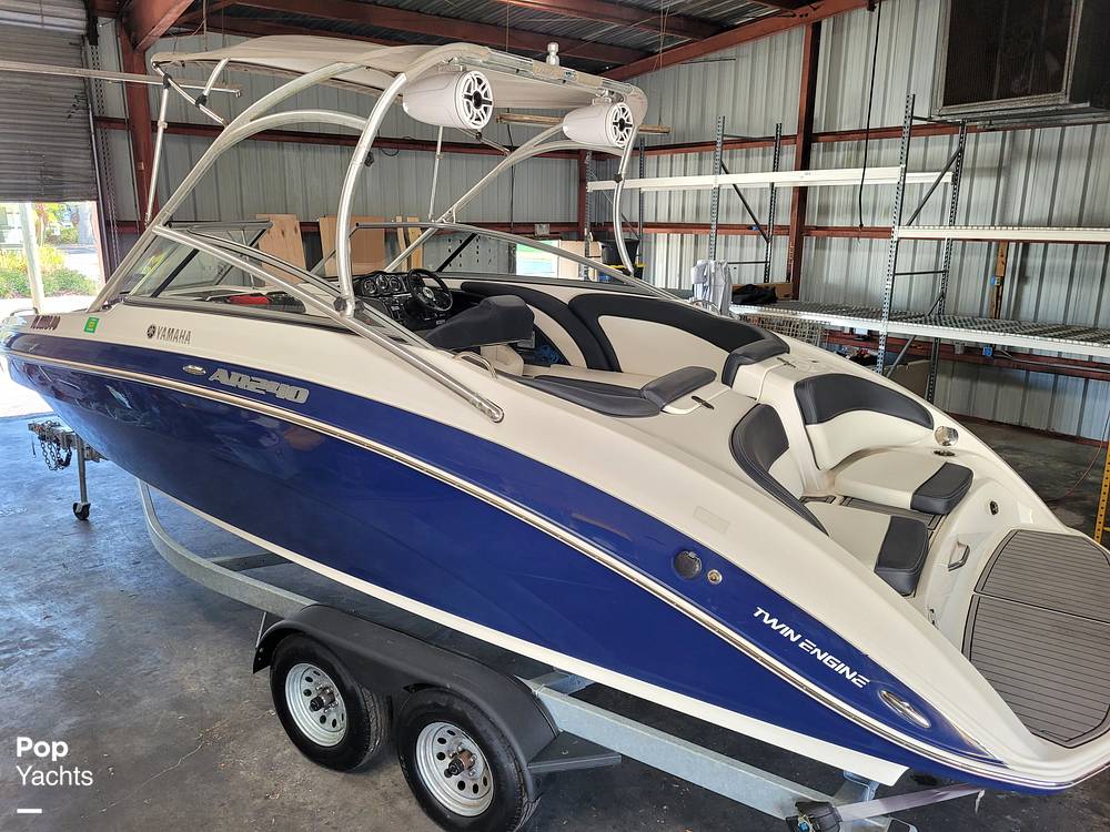 Used yamaha deals boats for sale