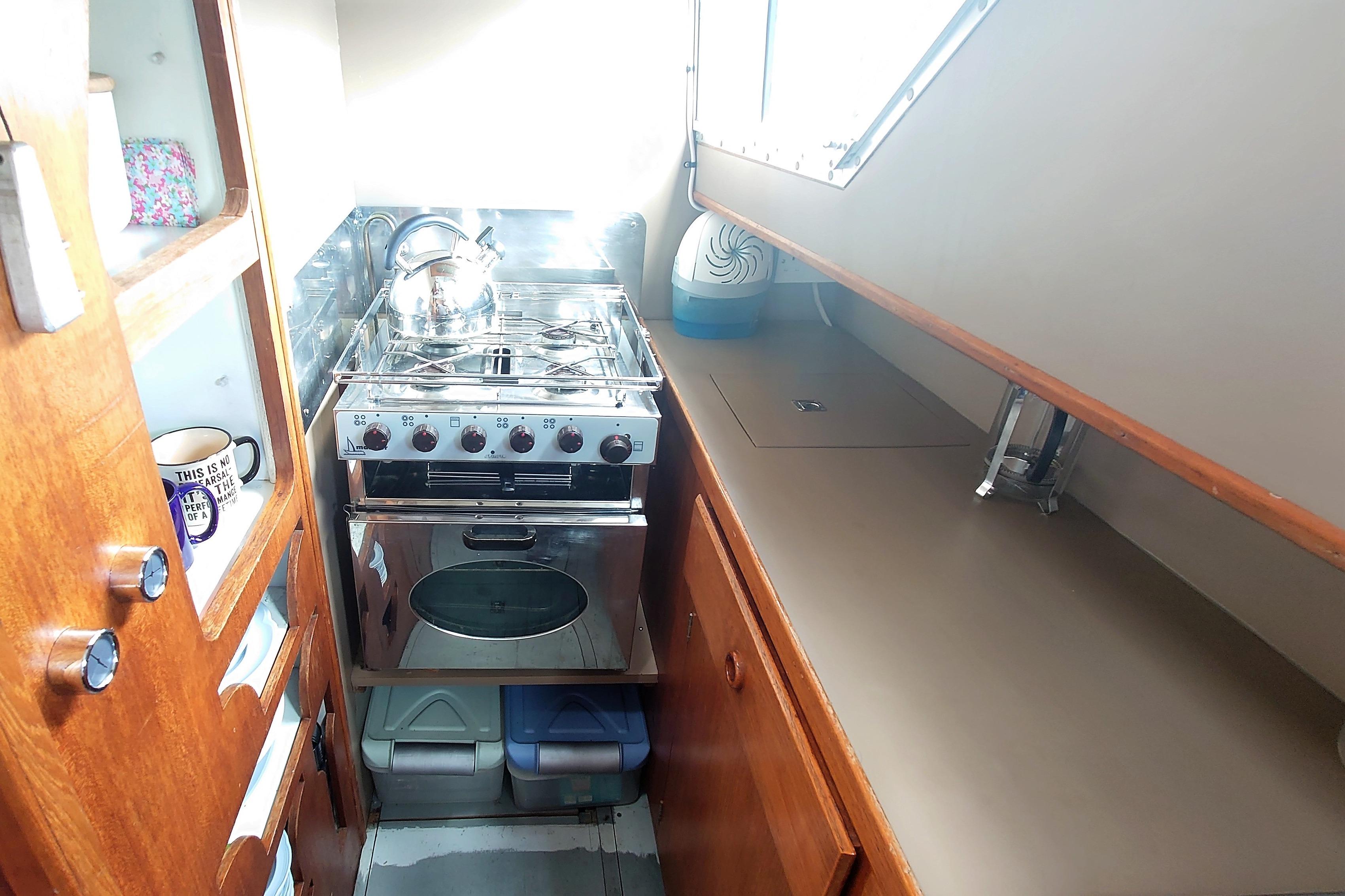 BROOM BOATS OCEAN 37 1979