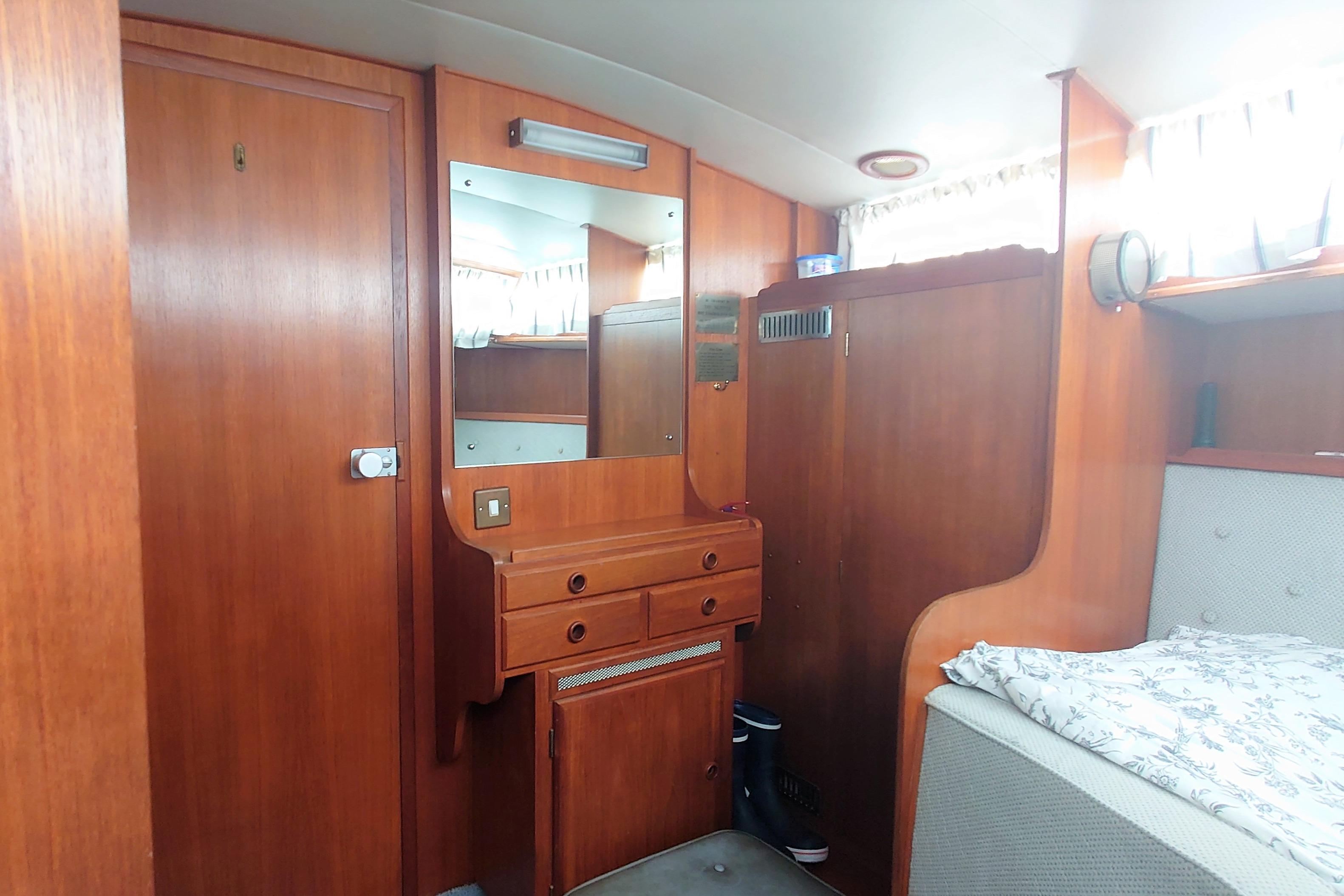 BROOM BOATS OCEAN 37 1979