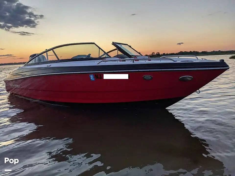 Hanes Signature 6.4 fiberglass runabout bowrider ski boat. Griffith NSW/ACT