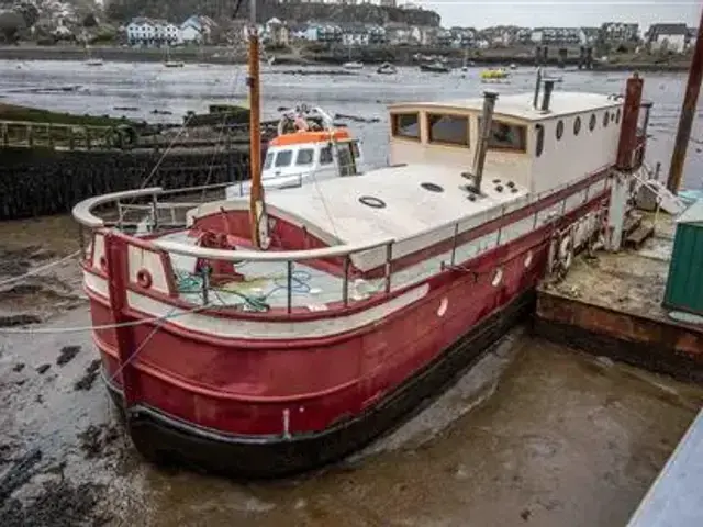 Humber Keel Barge Houseboat