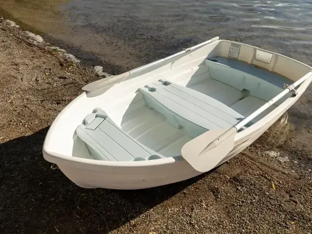 Backwater Boats 7.5 Classic White