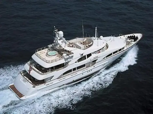 Benetti Vision 42