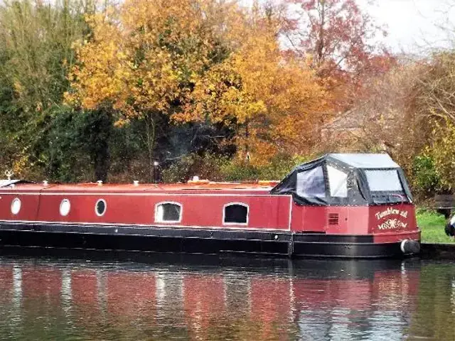 Wide Beam Narrowboat 60 x 10 by Collingwood Boats