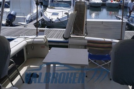 Boston Whaler 31 Express