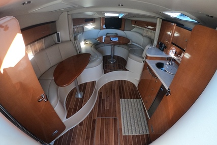 Chaparral 330 Signature