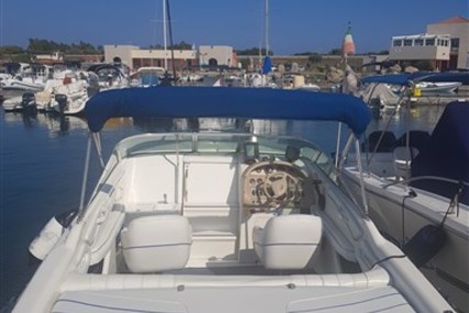 Sea Ray 230 Overnighter Signature