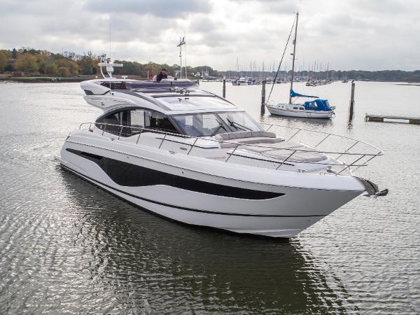 Maritimo S62