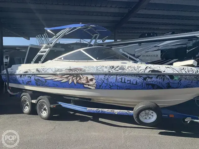 Bayliner 225