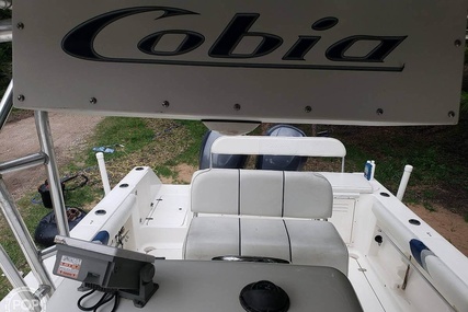 Cobia 312 Sport Cabin