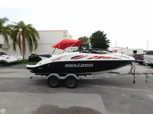 Sea-Doo Speedster wake 200