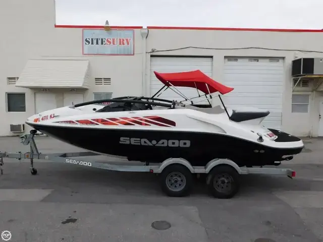 Sea-Doo Speedster wake 200