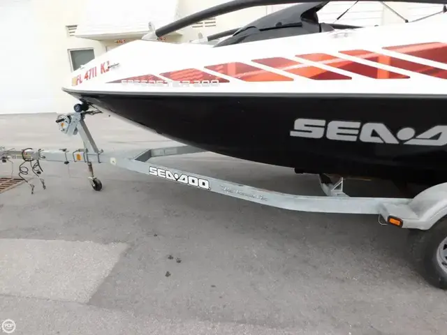 Sea-Doo Speedster wake 200