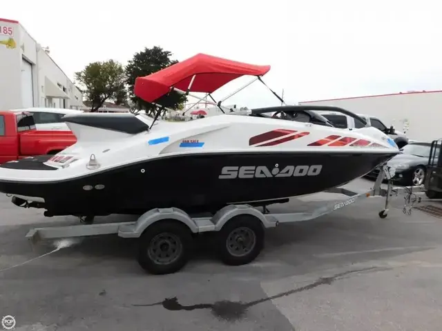 Sea-Doo Speedster wake 200