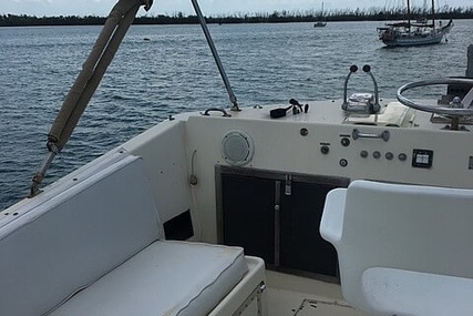 Hatteras 38 Double Cabin