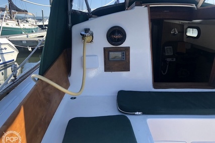 Cape Dory 27