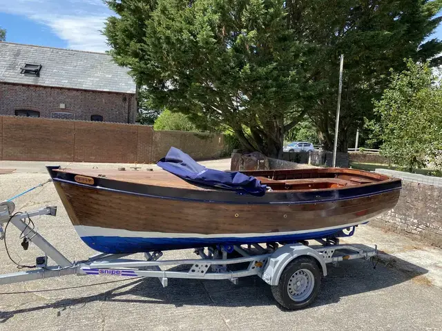 Custom Boats Clinker motor launch