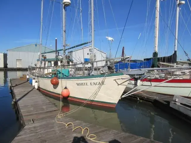 Colvin Pilothouse Schooner