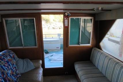 Tollycraft 34 Flybridge Sedan