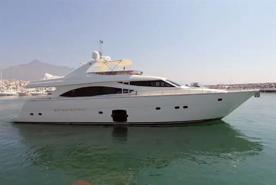 830 - Ferretti Yachts