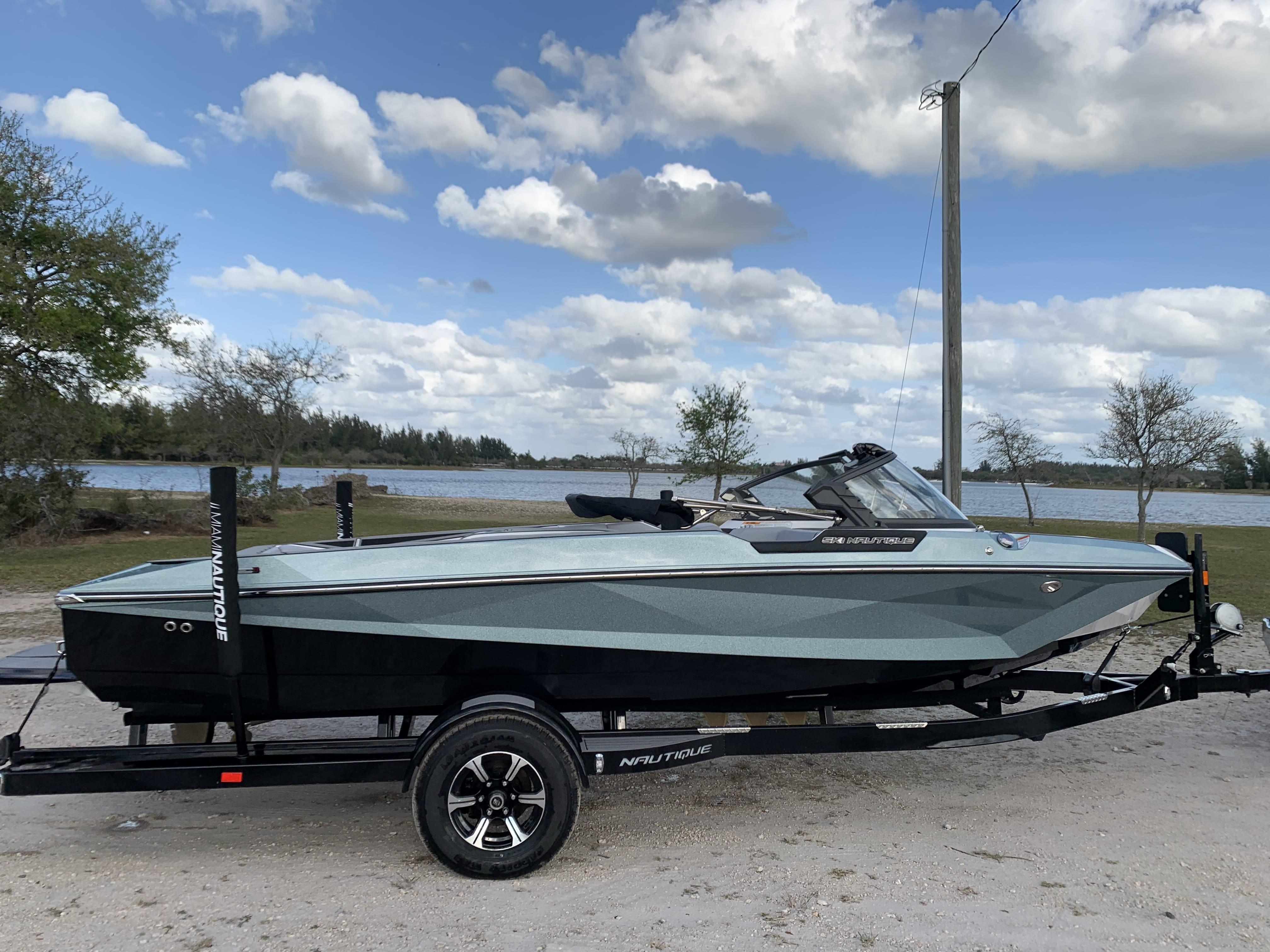 Nautique Boats Ski