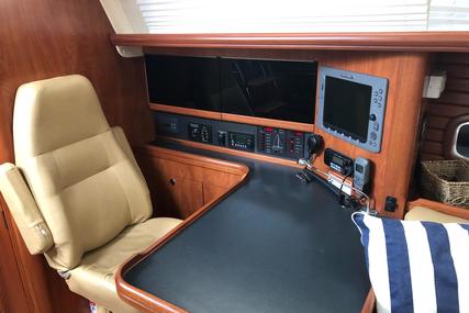 Hunter 50 Center Cockpit