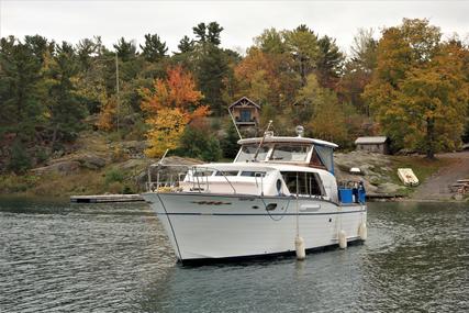 Chris Craft Constellation 37