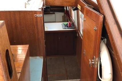 Chris Craft Constellation 37