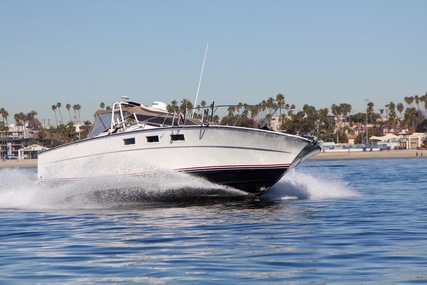 Magnum Marine 35 Express