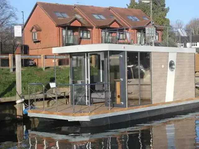 Houseboat HAUSBOOT HB300