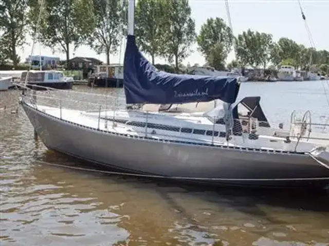 Le Comte ALC 35