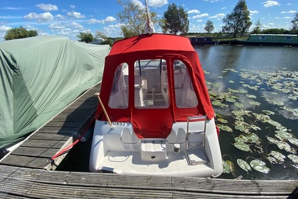 Sealine Senator 200