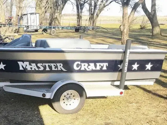 Mastercraft Stars & Stripes Ski Boat