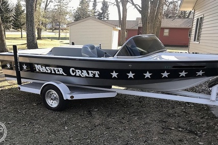 Mastercraft Stars & Stripes Ski Boat