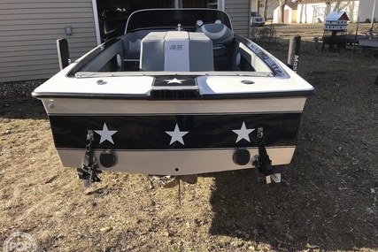 Mastercraft Stars & Stripes Ski Boat