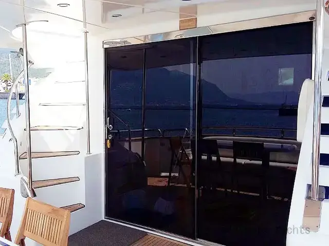 Elegance Yachts 76