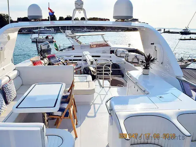 Elegance Yachts 76