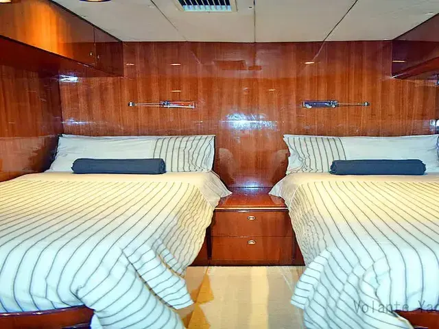 Elegance Yachts 76