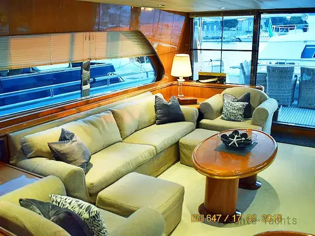 Elegance Yachts 76