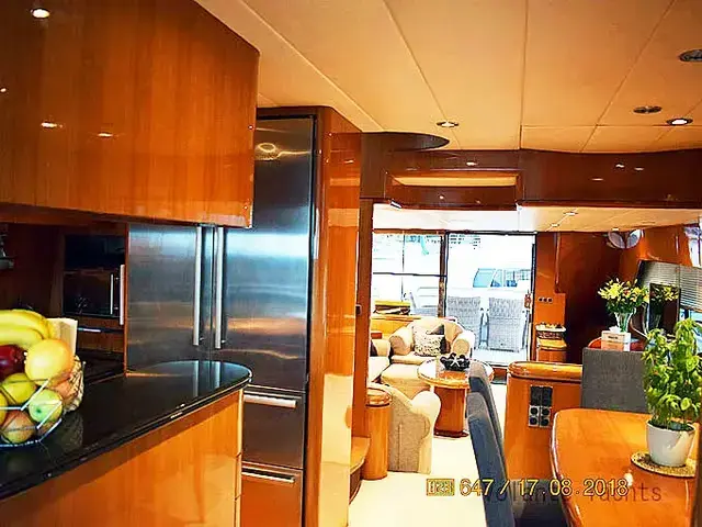 Elegance Yachts 76