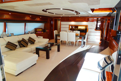 Ferretti Yachts Custom Line 94