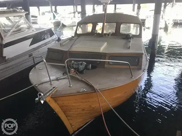 Custom Built Norwegian Snekke Bridge Deck Cruiser