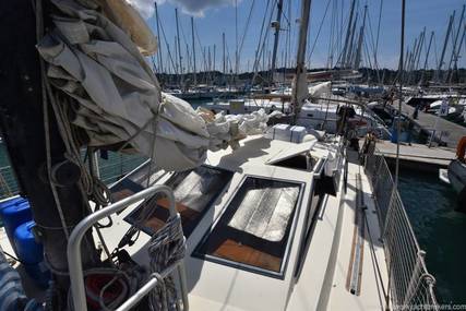 Ferretti Yachts 422 Altura Ketch