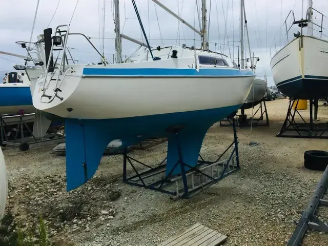 Macron Tomahawk 25