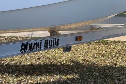 Boston Whaler Nauset 17