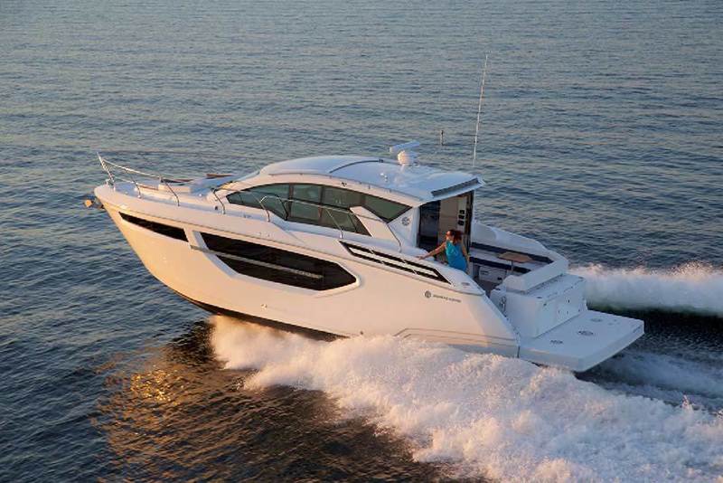 42 Cantius - Cruisers Yachts